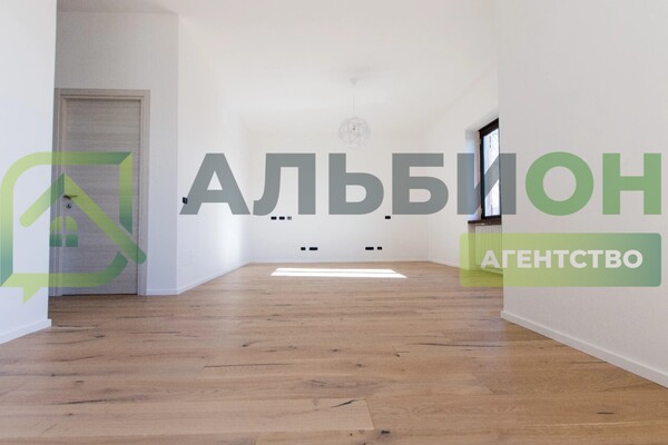 Купить --комнатную квартиру