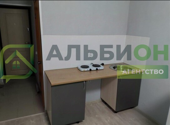 Снять --комнатную квартиру