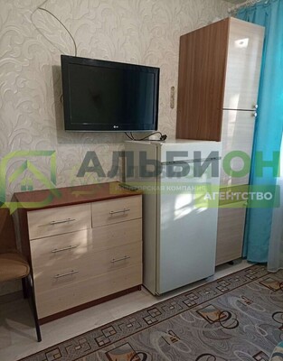 Снять --комнатную квартиру
